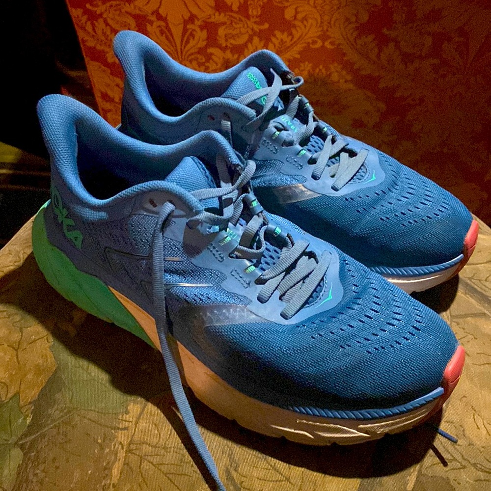 HOKA ARAHI 5 8.5B